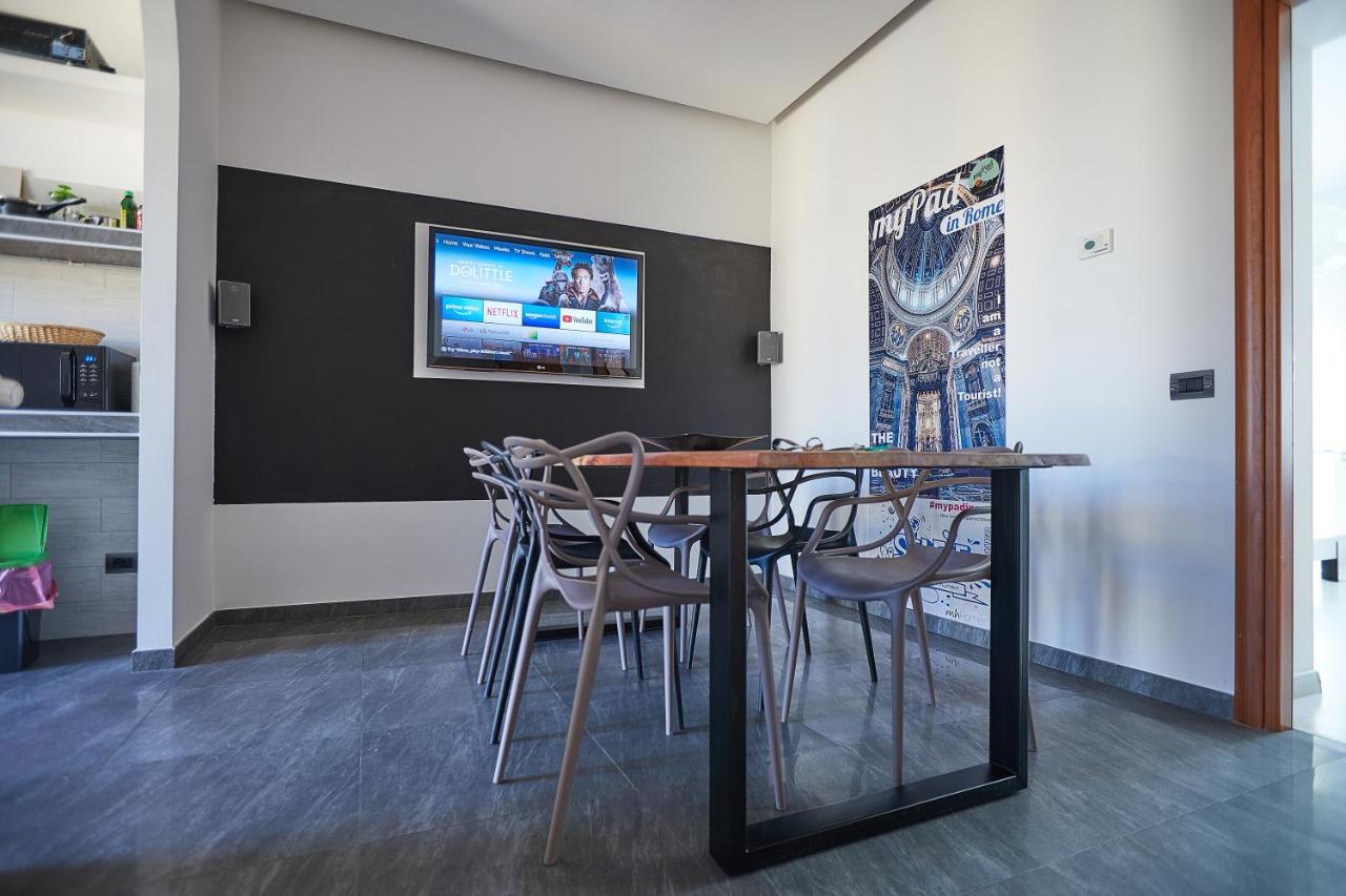 Apartment In Front Of St Peter'S Square And Vatican Museums - Mypad In Rome Buitenkant foto